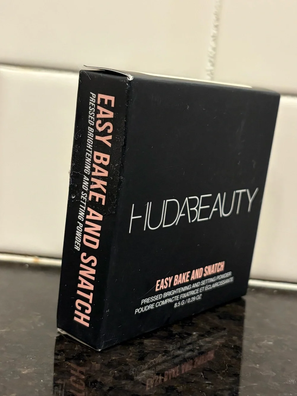 Huda Beauty - Easy Bake Loose Baking & Setting Powder (Shade: Poundcake) - New